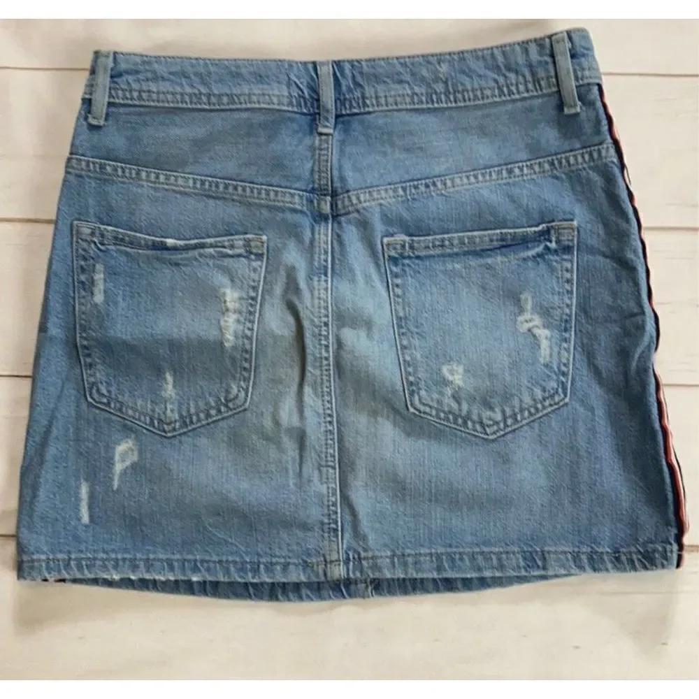 Forever 21 Distressed Ribbon Detail Jean Skirt Size Medium